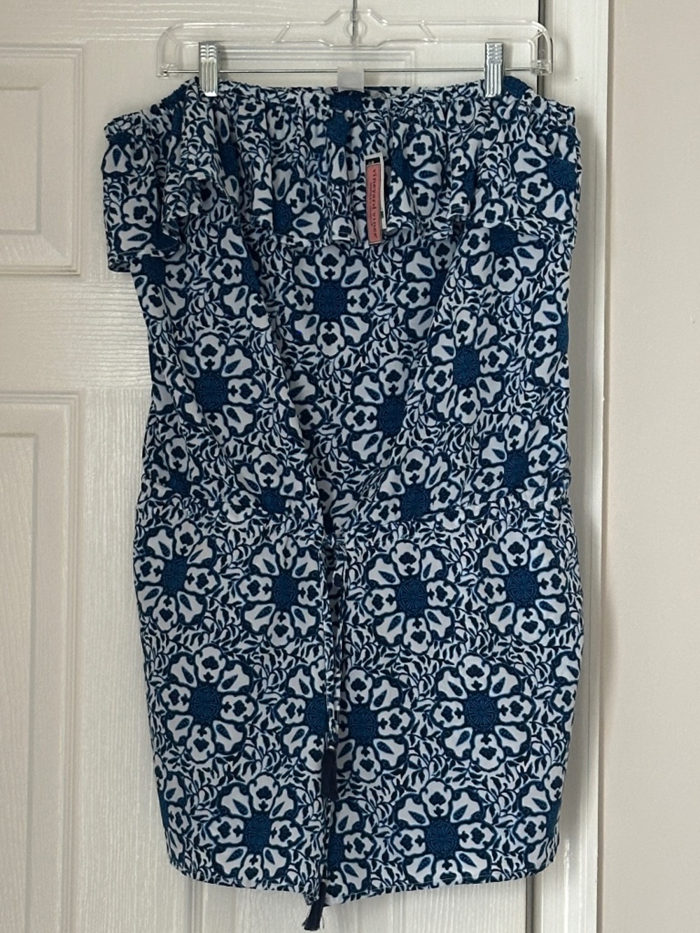 NEW Vineyard Vines Tile Medallion Ruffle Romper Deep Bay White Large L Vacation